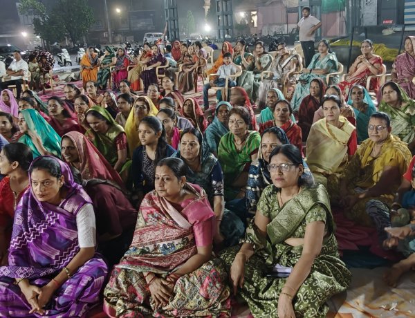 NEWS: मूसलाधार बारिश में भी नहीं डिगी आस्था, 101वें हनुमान चालीसा पाठ में उमड़ा सनातनी परिवारों का सैलाब, पढ़े खबर