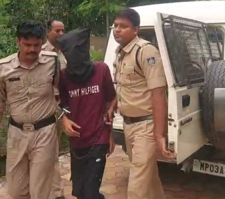 BIG NEWS: स्नेपचैट पर दोस्ती, होटल की कहानी और ब्लैकमेल का खेल... आखिर कौन था ‘होटल वाला’? मंदसौर पुलिस ने 15 लाख के सोने के साथ खोला बड़ा राज, पढ़े खबर