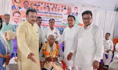 NEWS: संविधान, आरक्षण और लोकतंत्र बचाने के लिए गांधी भवन में उमड़ा कांग्रेस का सैलाब, सैकड़ों अजा कार्यकर्ताओं ने भरी हुंकार, पढ़े खबर