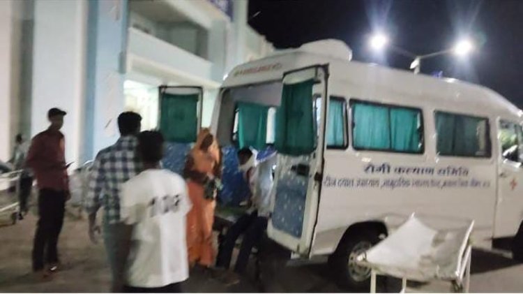 BIG NEWS : मनासा में आधी रात भीषण हादसा, सावलिया जी दर्शन को निकले श्रद्धालुओं की ईको को पिकअप ने मारी जोरदार टक्कर, महिला समेत 6 घायल, 2 गंभीर, चालक फरार, पढ़े खबर